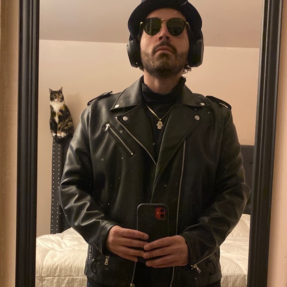 Meet your Posher, Joshua - Picture 1 of 1